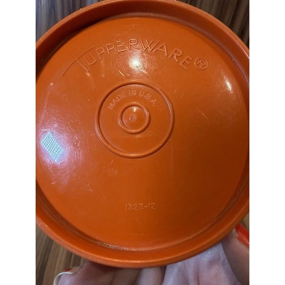 Tupperware vintage orange